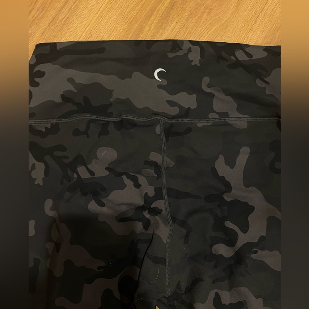 Zyia Active Forest Camo Luxe HighRise Capri 20”, Siz… Gem